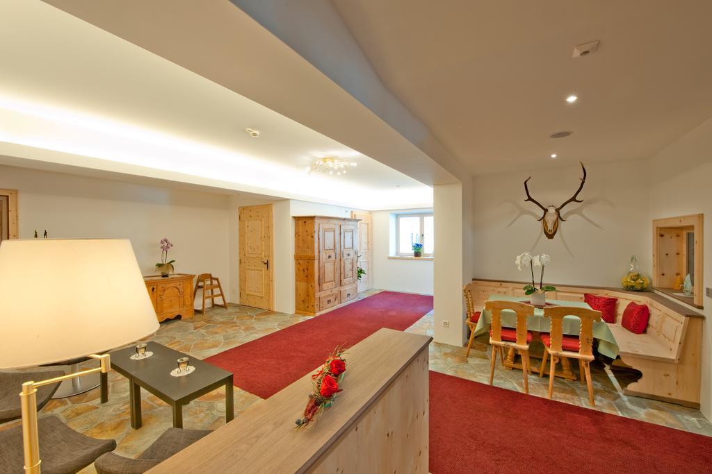 Sils Baselgia Hotel Chesa Grischa מראה חיצוני תמונה